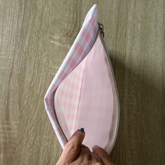 NWT … BASICS “Pink Checkered” Cosmetic / Makeup Bag - Picture 3 of 3